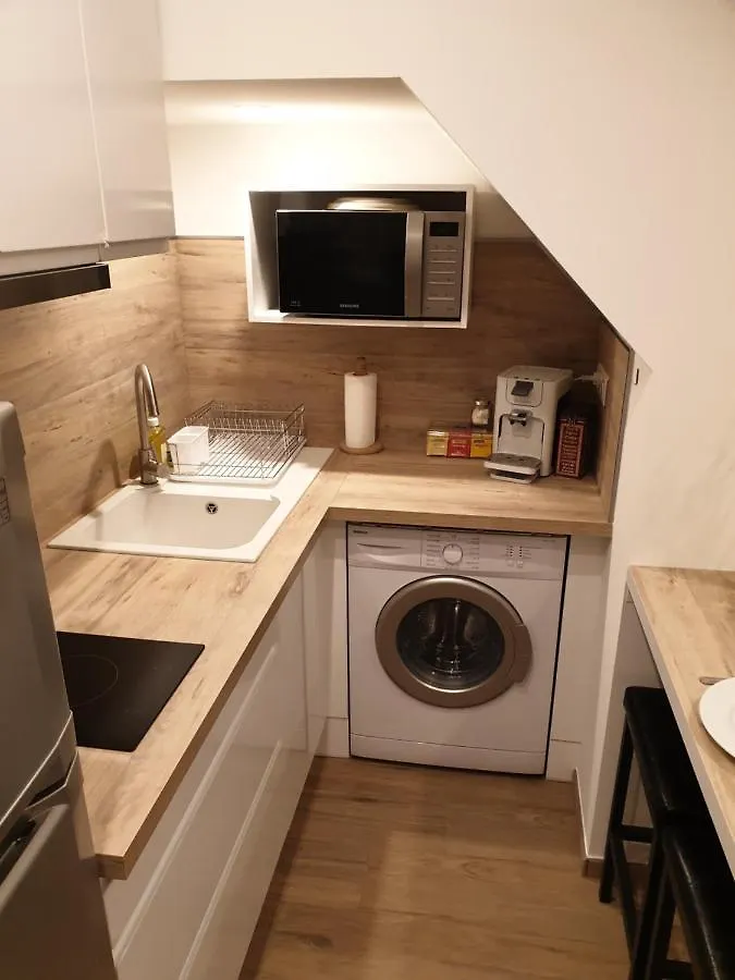 Charmant Studio Avec Coin Nuit - Vieille Ville Climatise Menton Apartment